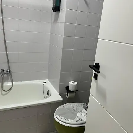 Universidad Piso Artur Ii * Ourense